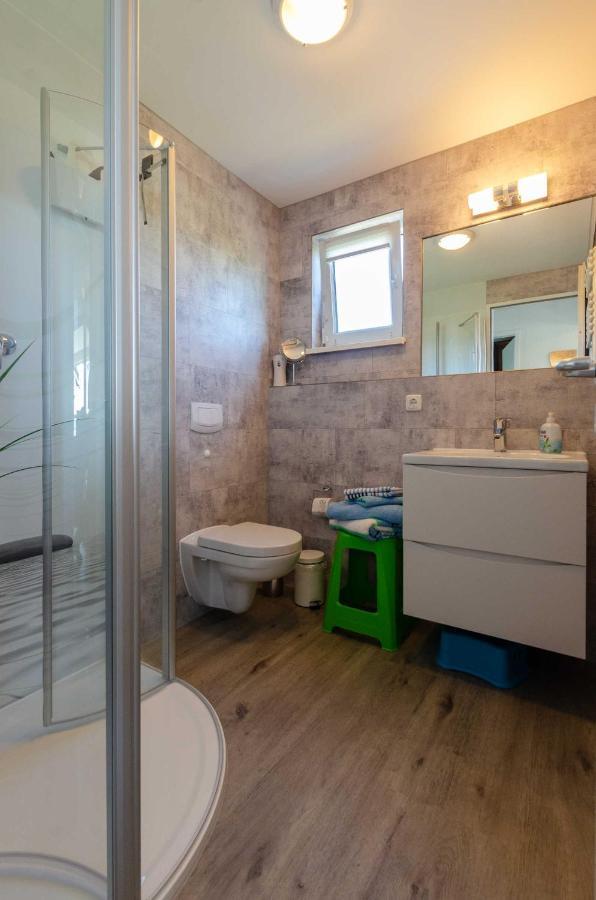 Apartamento Haus Inselperle Mit Blick Auf Den Bodden Alt Reddevitz Habitación foto