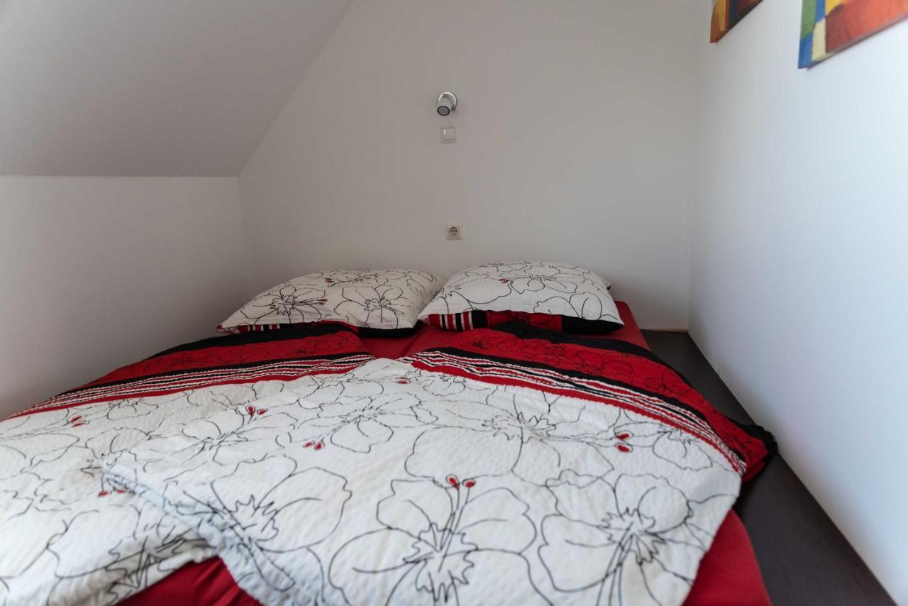 Apartamento Haus Inselperle Mit Blick Auf Den Bodden Alt Reddevitz Habitación foto