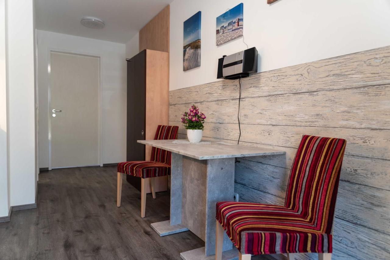 Apartamento Haus Inselperle Mit Blick Auf Den Bodden Alt Reddevitz Habitación foto